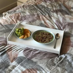 Como bakke i metal - Trico Tray med håndtag - HVID