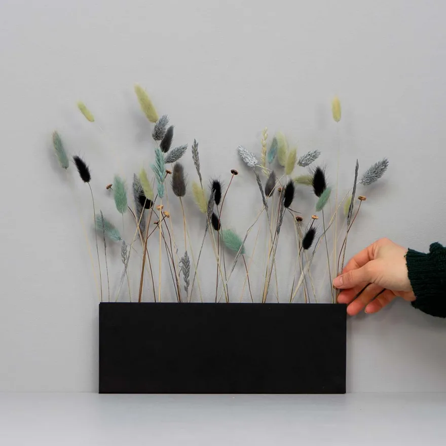 Como Flower Pot TEN - Væghængt vase i metal, Sort