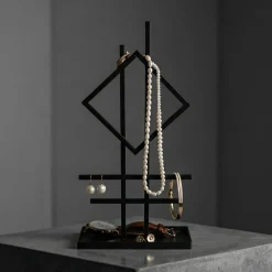 Como smykkeholder - TOTEM, Sort