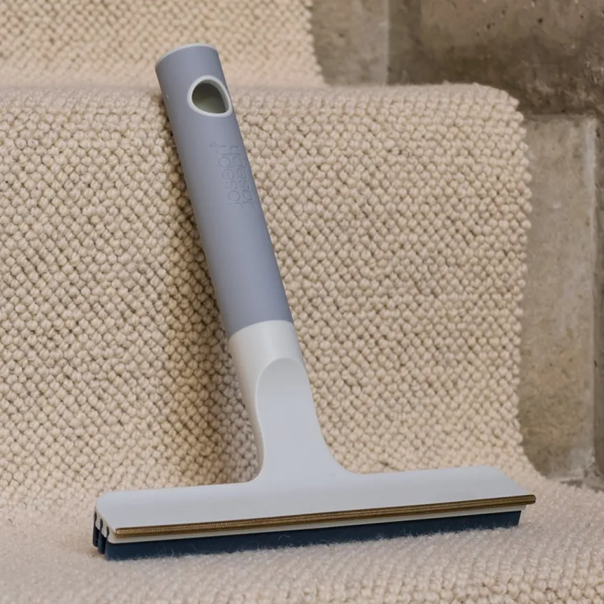 Joseph Joseph CleanTech 2-i-1 Tæpperenser