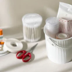 Omnioutil Plastikspand 0,7 liter - Ivory med brunt låg