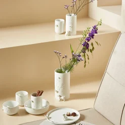 Räder Vase i porcelæn, Hund, Siddende