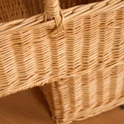 Trappekurv i Rattan