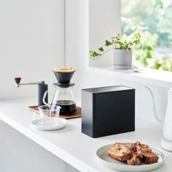 Yamazaki Lufttæt Kaffebeholder m. ske - Sort