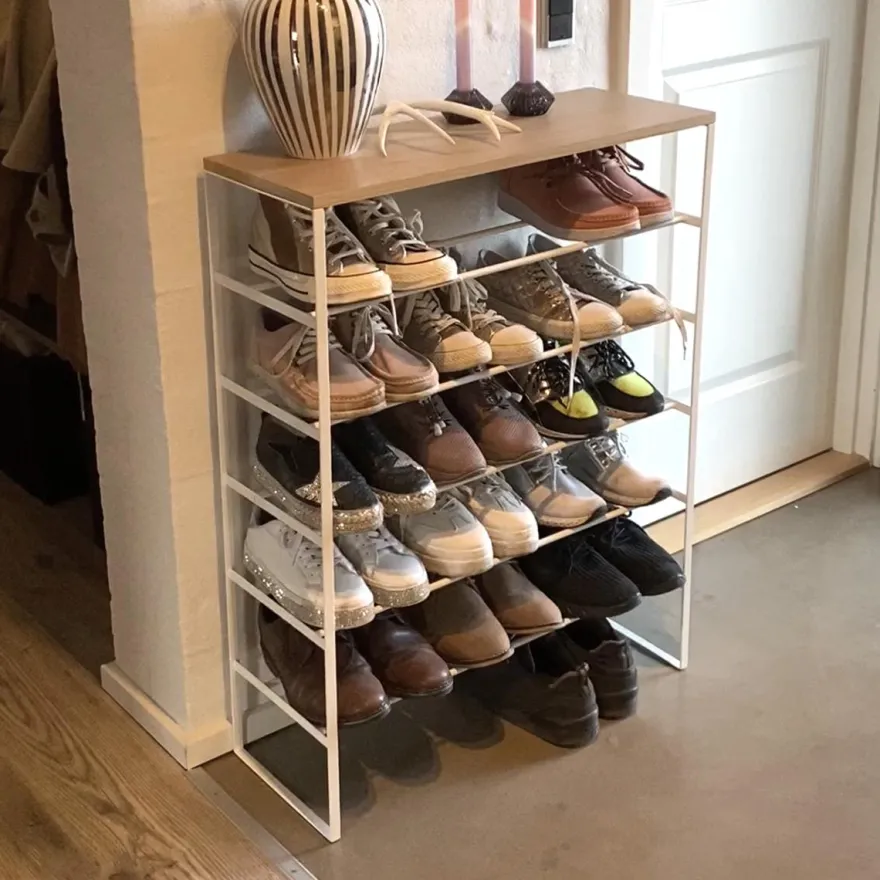 Yamazaki stor skoreol med hylde. Hvid